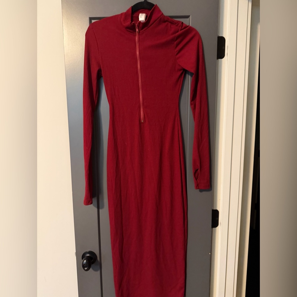 Long Sleeve Zip-Front Ribbed Maxi Dress in Burgundy